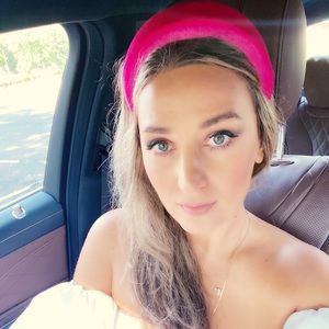 Meet your Posher, Ekaterine